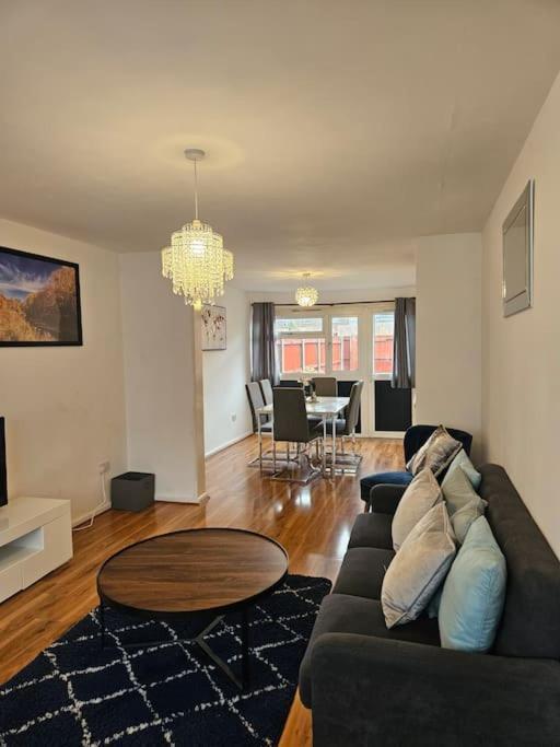 Holiday home Chic Urban Gem - 3 Min From Duddeston Station *
