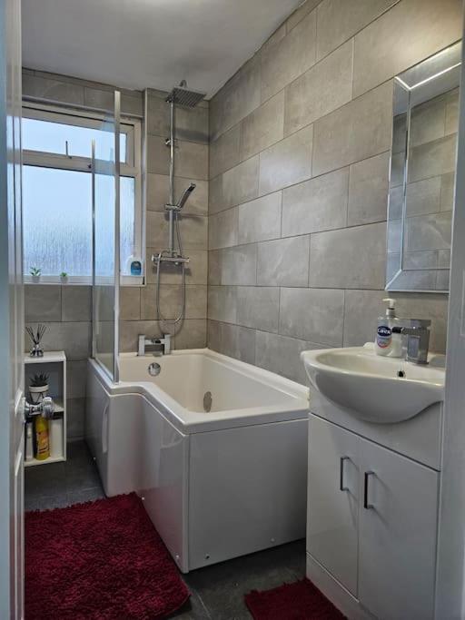 Holiday home Chic Urban Gem - 3 Min From Duddeston Station
